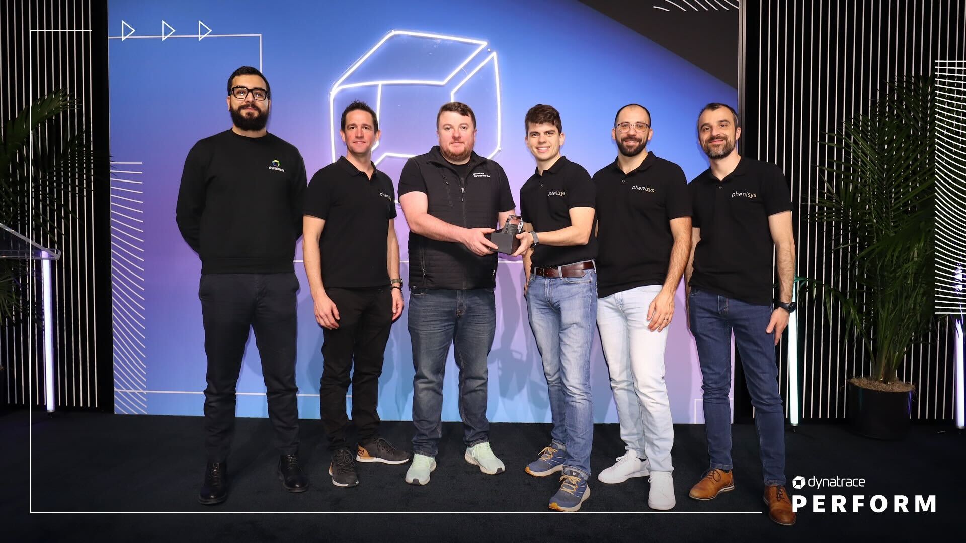 Award ceremony with Phenisys at Dynatrace Perform 2025